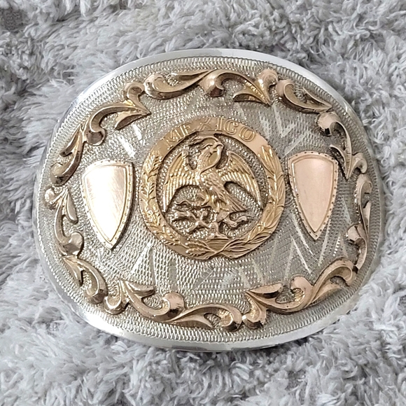 Gold/Silver rare belt buckle. - Picture 2 of 3